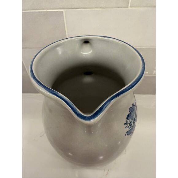 Vintage Pfaltzgraff Yorktowne Stoneware Large Pitcher - Picture 6 of 10